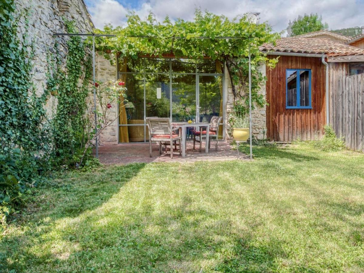 Cosy With Garden Hébergement de vacances *