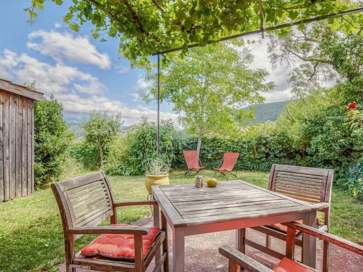 Cosy With Garden Hébergement de vacances Ponet-et-Saint-Auban