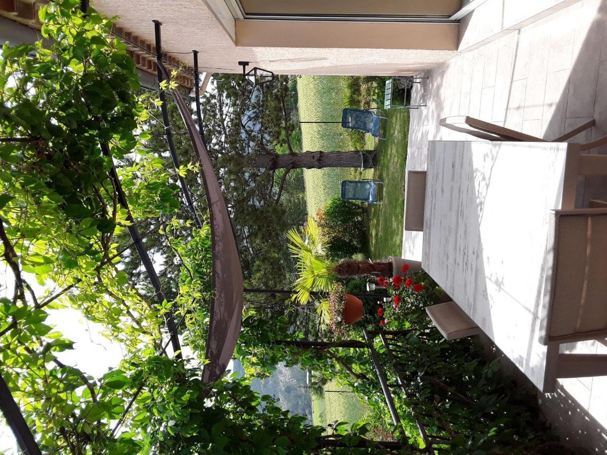 Cosy With Garden Hébergement de vacances Ponet-et-Saint-Auban