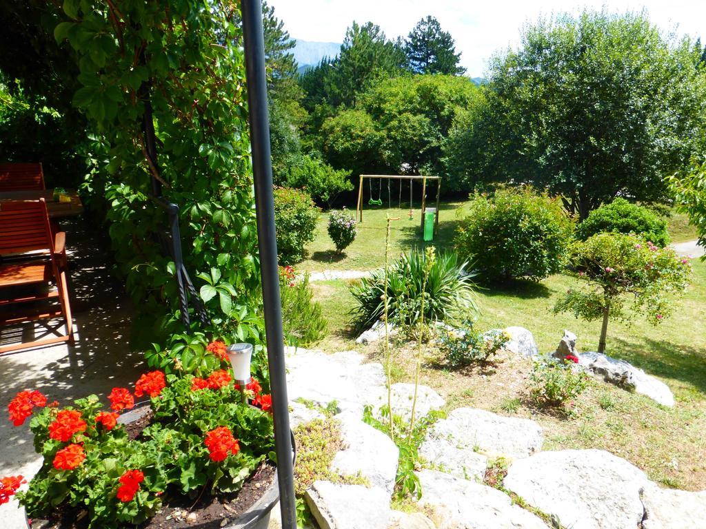 Cosy With Garden Hébergement de vacances